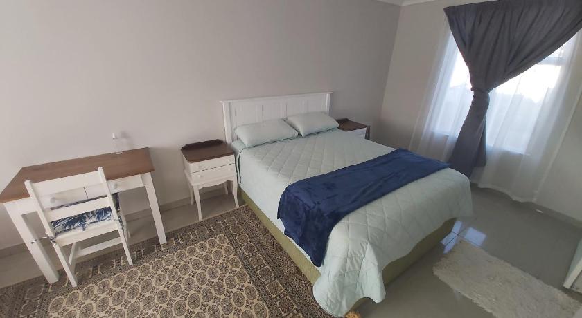 Cottage self catering unit with ensuite. photo