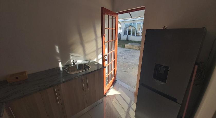 Cottage self catering unit with ensuite. photo
