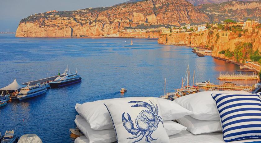 De Rosa Holiday — Hotel in Sant'Agnello