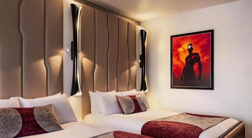 Disney's Hotel New York® - The Art of Marvel