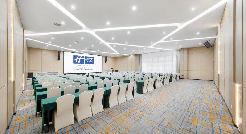 Holiday Inn Express Chongqing Guanyinqiao By IHG - image 24
