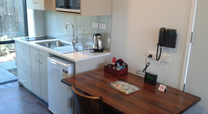 Image of Standard Studio with Two Single Beds 4