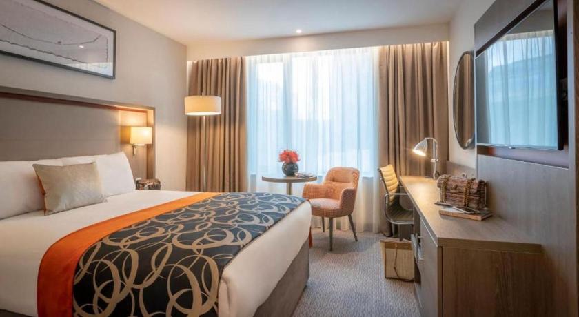 Image of Deluxe King Room 1