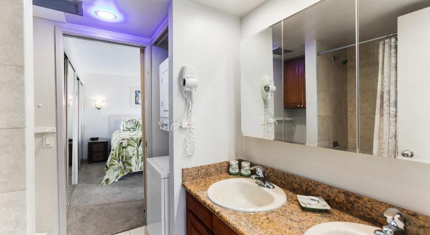 Waikiki Beach Condominiums photo