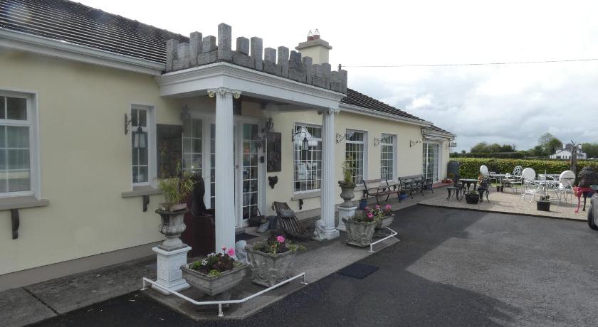 Bunratty Castle Mews B&amp;B — Hotel in Bunratty