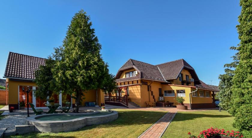Gala Panzio — Hotel in Simontornya