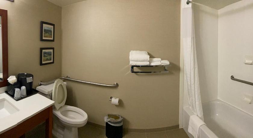 Image of 2 Queen Beds, Non-Smoking, Accessible 2