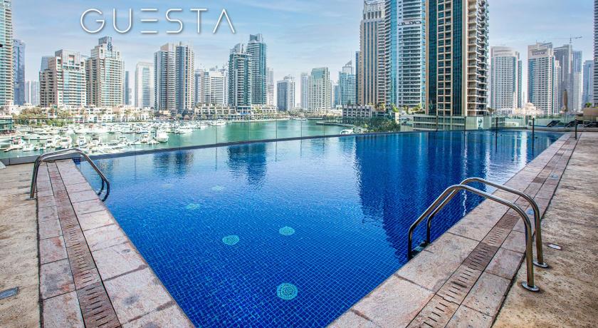 Cayan Tower, Dubai Marina photo