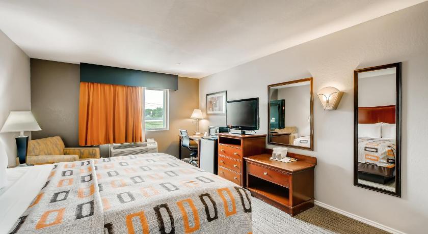 ORANGEWOOD INN AND SUITES MIDTOWN photo