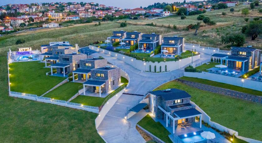 Terra Olivia Luxury Villas and Suites — Hotel in Chalkidiki