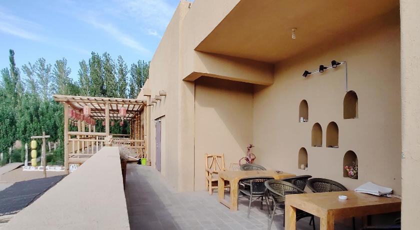 Dunhuang Silk Yododo Inn photo
