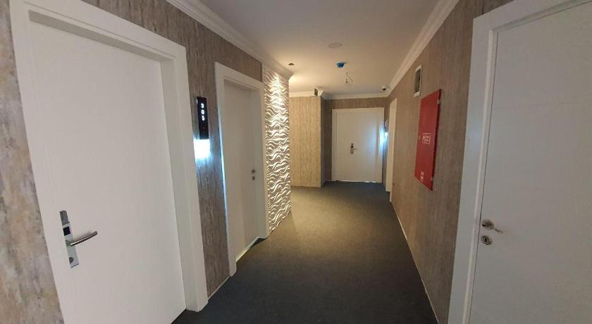karikatur bi hotel photo