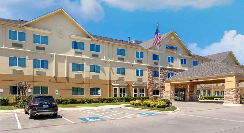 Comfort Suites North Dallas