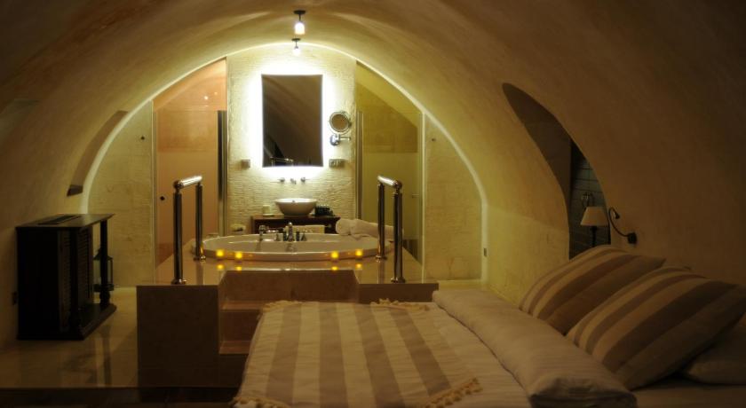 Shmayaa Hotel photo