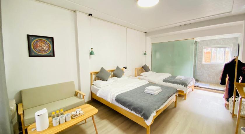 デチェン 雪湖轻奢民宿 Snowlake Inn 4つ星 ホテル プール