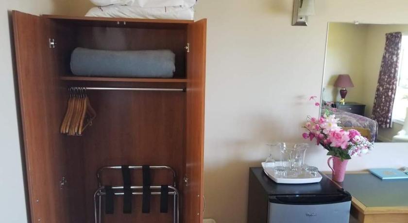 St Ann's Motel & Cottage photo