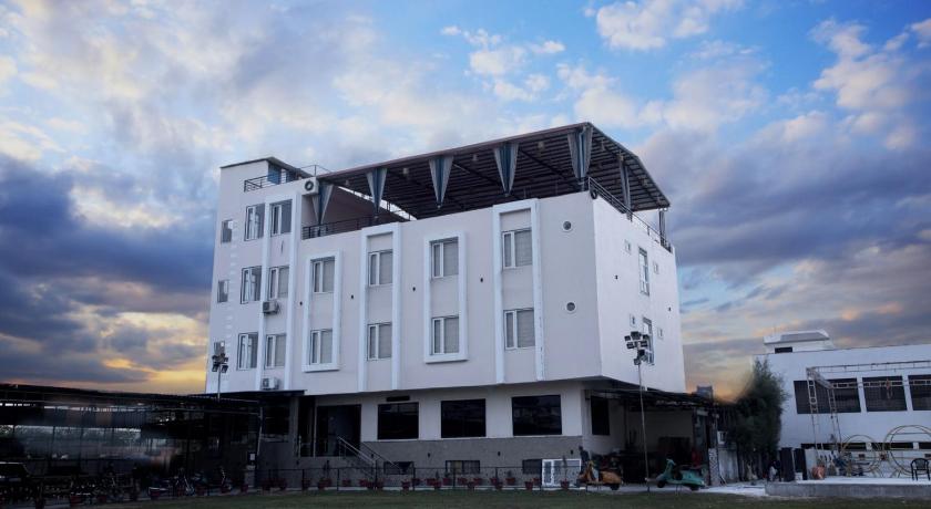 Hotel Bhairav Bagh & Restaurant - image 12