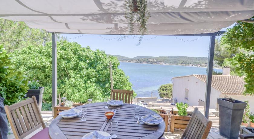 La Vaine — Hotel in Istres