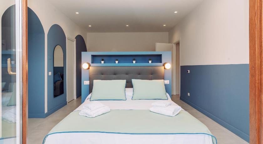 ソレント Sorrento Colors&Suites 3つ星 ゲストハウス プール