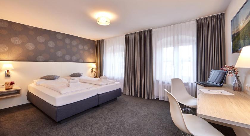 Hotel Alter Wirth — Hotel in Geretsried