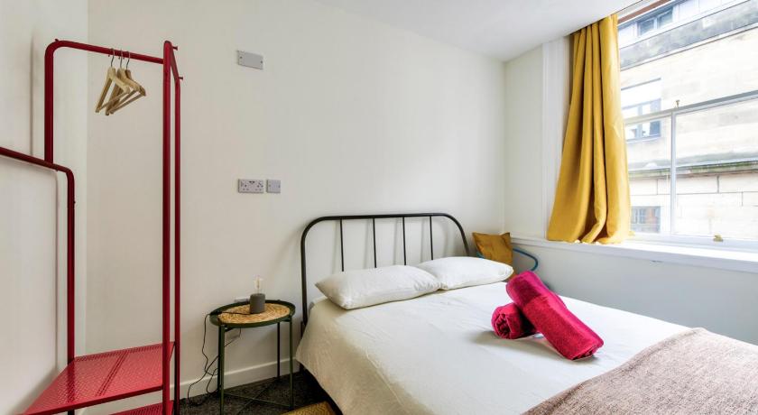Image of Standard Double Shared Facilities 3
