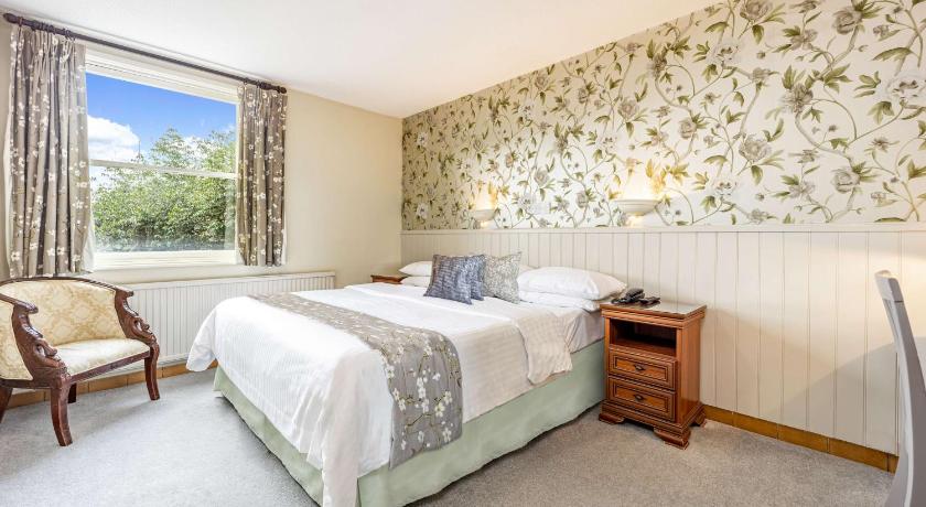 Best Western Limpley Stoke Hotel