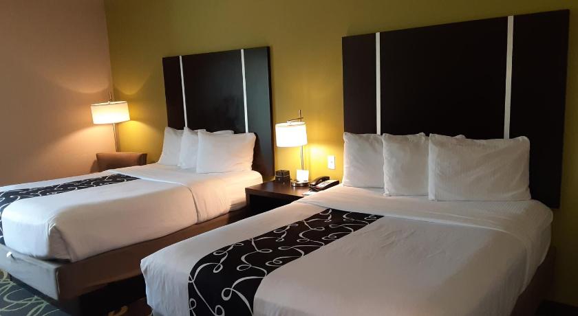 La Quinta Inn & Suites by Wyndham Tyler - University Area photo