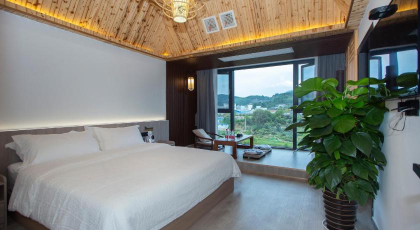 Zhangjiajie Heaven's Gate Home Stay --free pick up service--panoramic view of Tianmen Mountain (Heaven's Gate Home Stay -Free pick up service-Free laundry service-Panoramic view of Tianmen Mountai) Guesthouse lobby