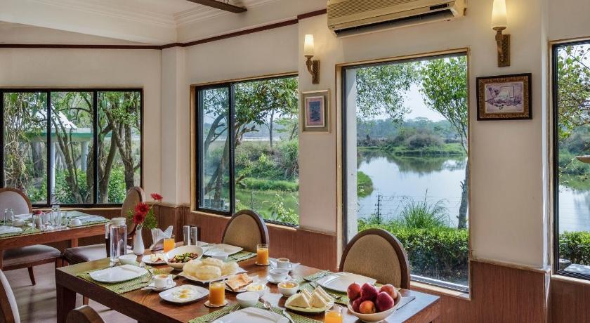 ダウサ The Riverwood Forest Retreat- Dooars 4つ星 ホテル プール