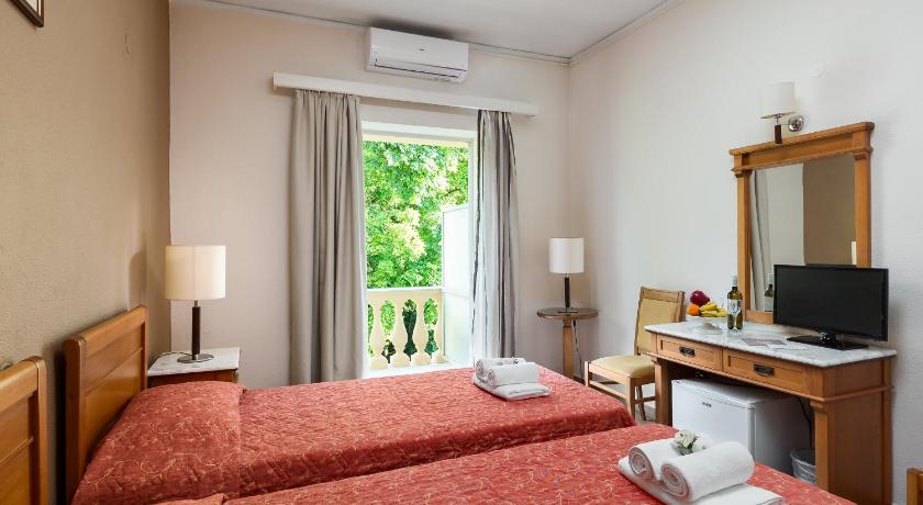 Ξενοδοχείο Αρίων (Arion Hotel)