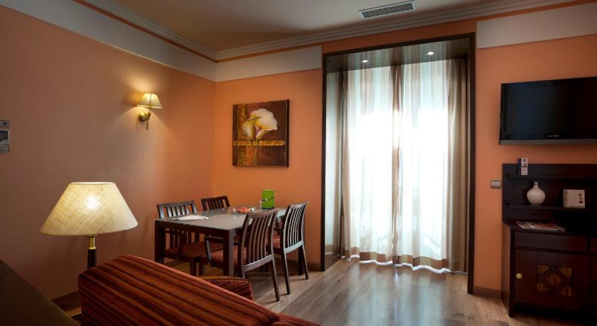 Suites Gran Via 44
