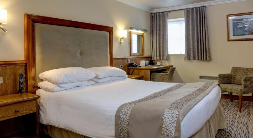 Best Western Plus Pastures Hotel