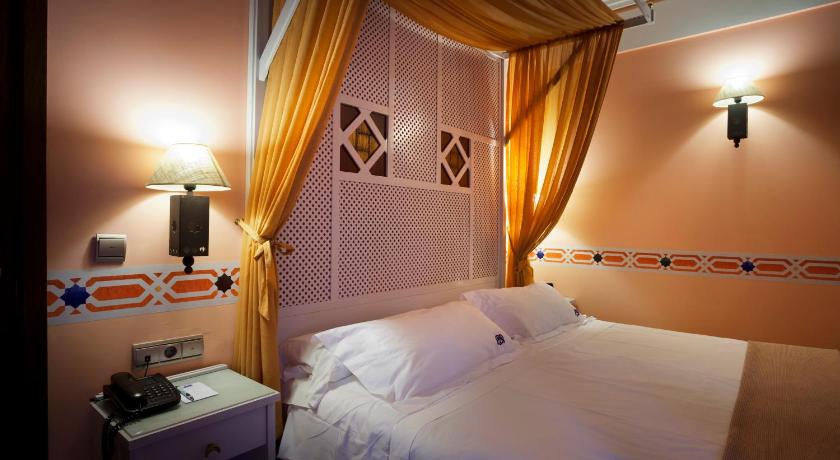 Suites Gran Via 44