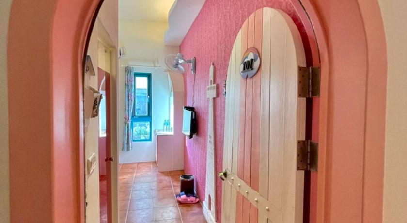 Rainbow BnB - image 9