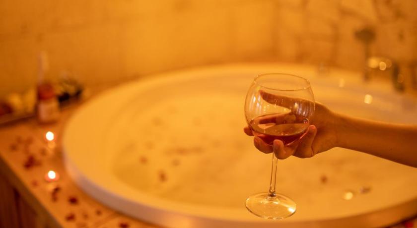 Pome Granate Cave Hotel