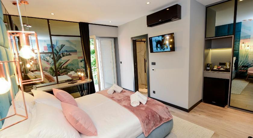 The Lion Rooms photo