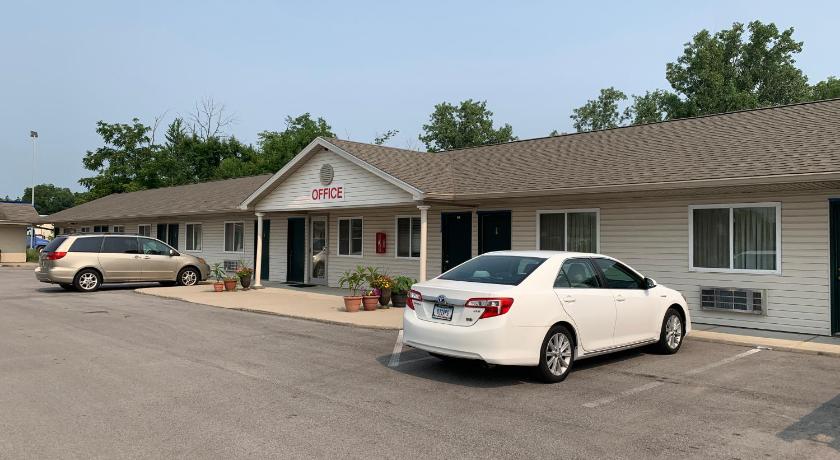 Wayne Motel photo