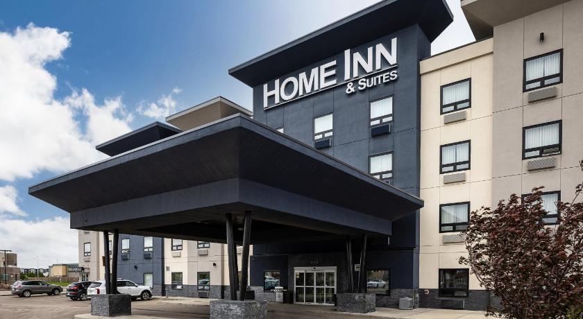 Home Inn & Suites Regina Airport