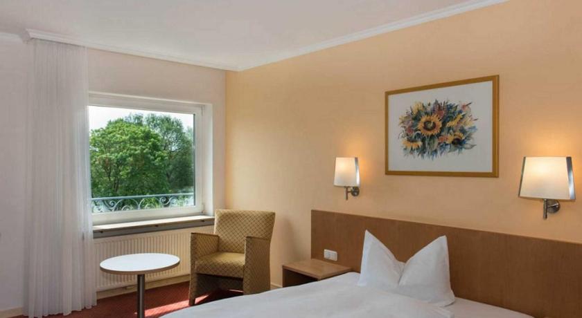 Hotel Restaurant Zum Schiffchen photo