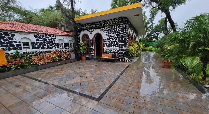 Luxurious Vintage Villa