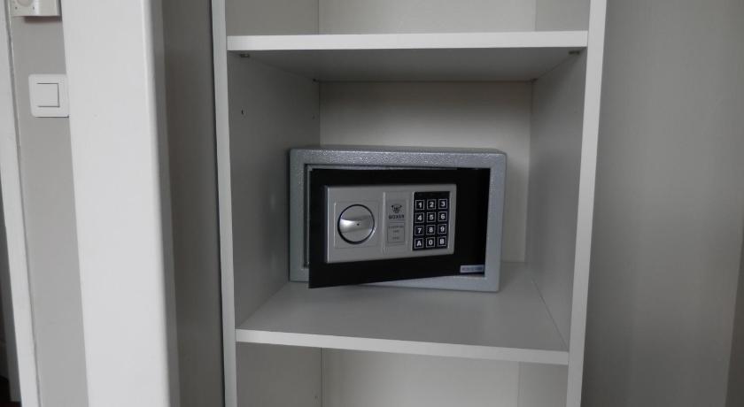 Image of Suite (3-4 People) 12