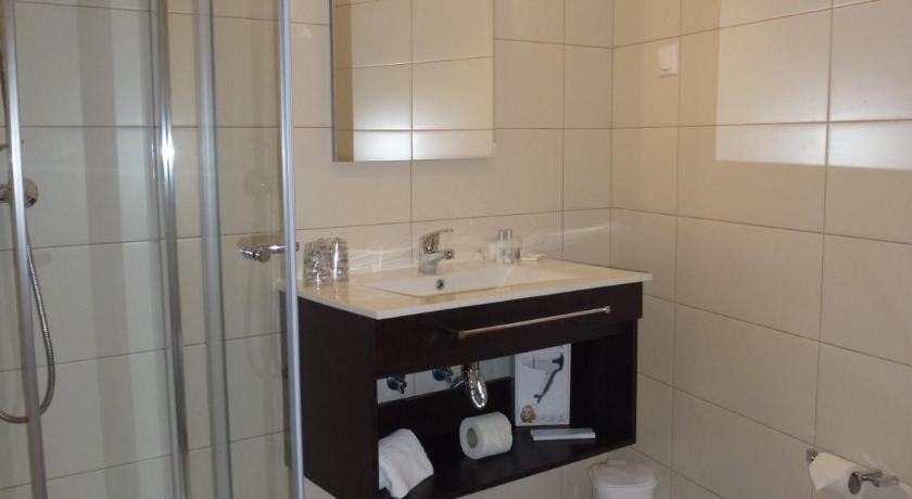 Image of Twin Room 2