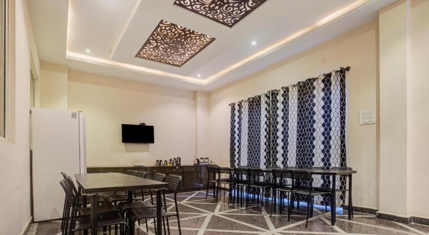 CAPITAL O75502 Hotel Asian International