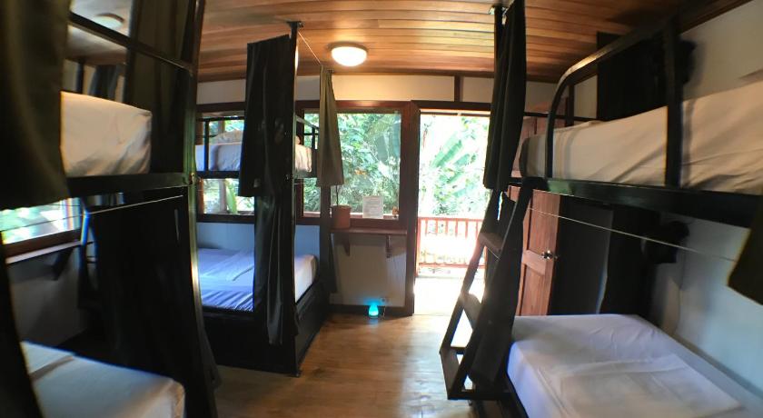 Фото: Отдельный номер с 6 кроватями (Private 6-Bed Room) 1