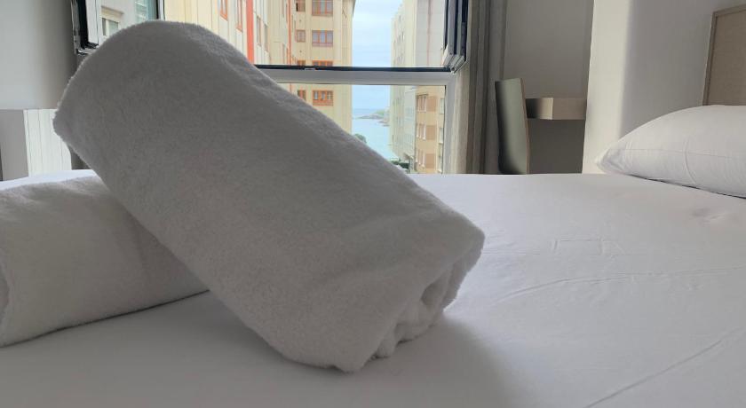 Oxford Suites Ciudad de la Coruna — Hotel in La Coruna