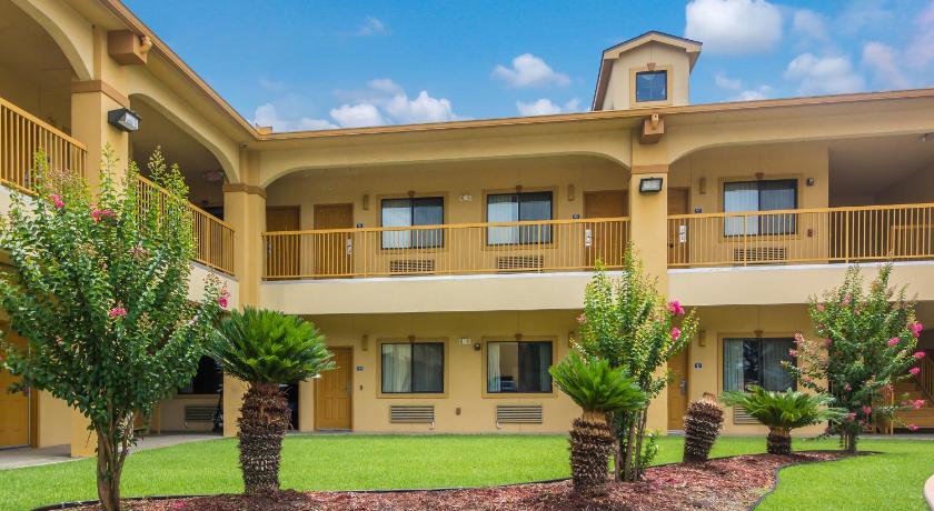 Americas Best Value Inn & Suites Tomball