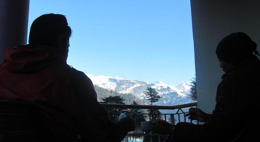 Manali top Inn & Cafe