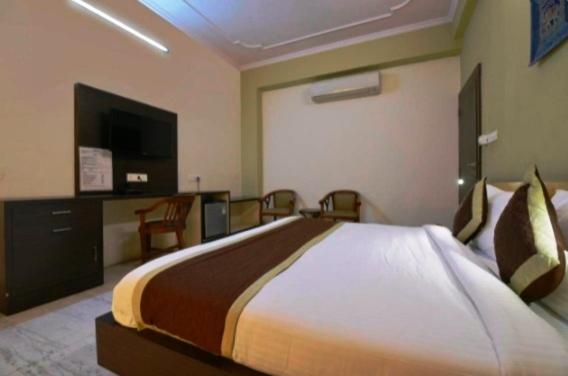Hotel S-57 – Jaipur, GA