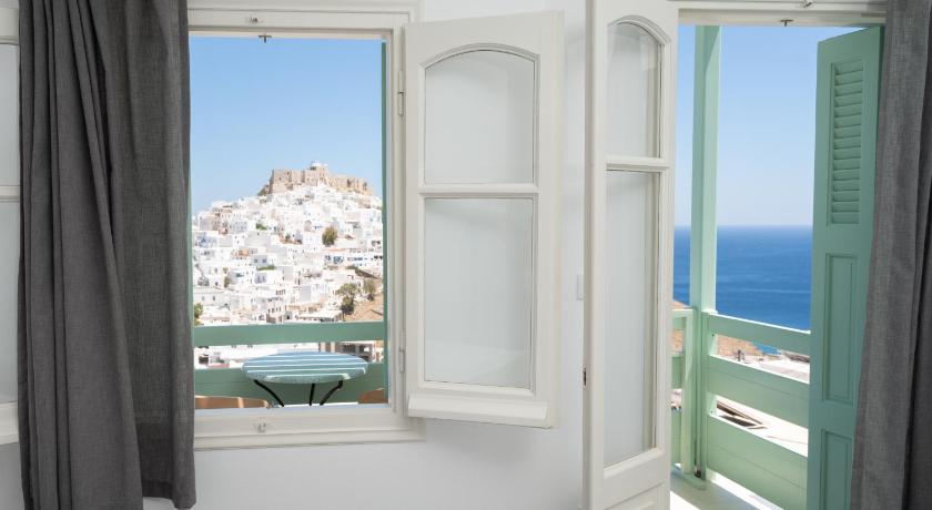 Anatoli Luxury Studios & Suites photo
