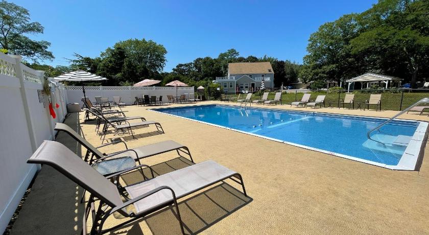 Viking Shores Motor Inn photo